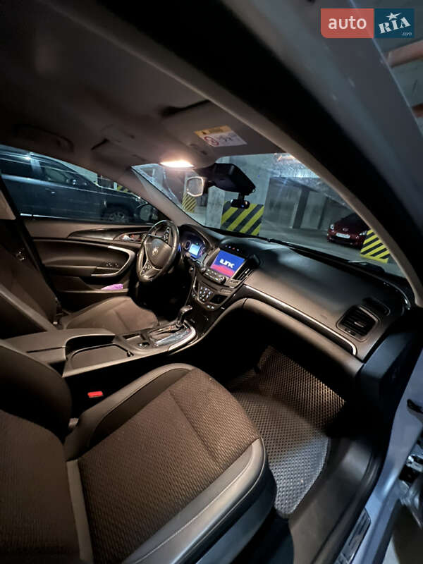 Седан Opel Insignia 2015 в Львові