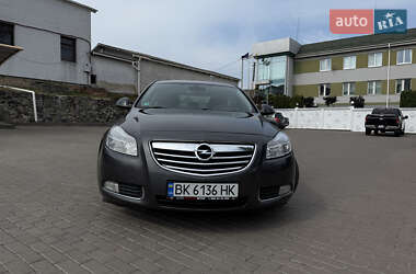Седан Opel Insignia 2008 в Рівному