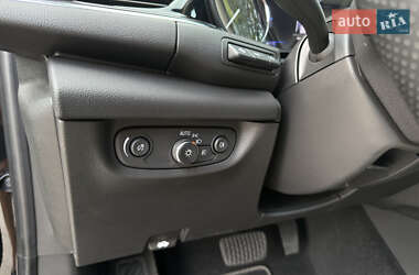 Лифтбек Opel Insignia 2020 в 