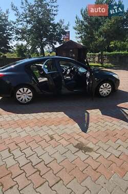Седан Opel Insignia 2011 в 