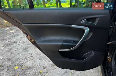 Универсал Opel Insignia 2014 в 