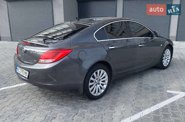 Седан Opel Insignia 2010 в 