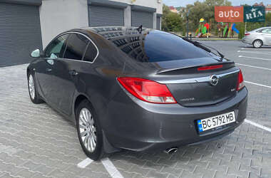 Седан Opel Insignia 2010 в 