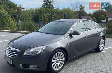 Седан Opel Insignia 2010 в 