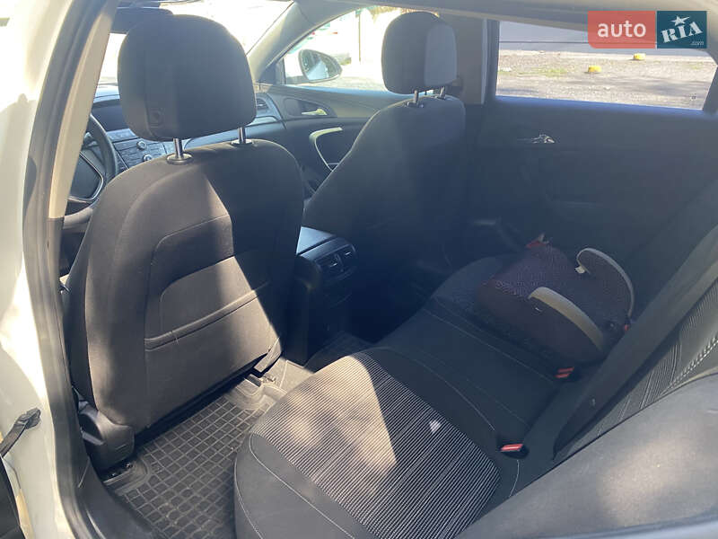 Универсал Opel Insignia 2013 в Киеве