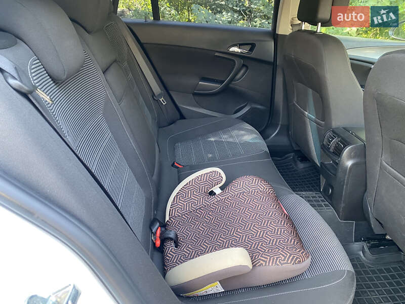 Универсал Opel Insignia 2013 в Киеве