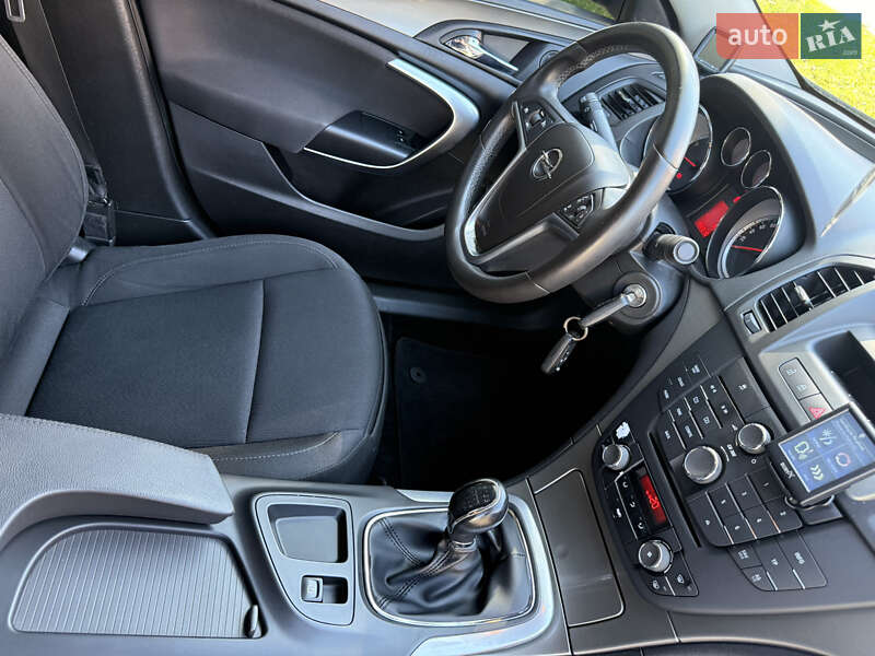 Седан Opel Insignia 2009 в Борисполе