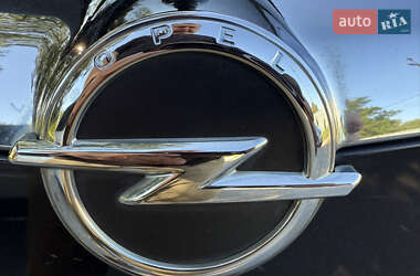 Универсал Opel Insignia 2009 в 