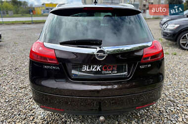 Универсал Opel Insignia 2011 в 