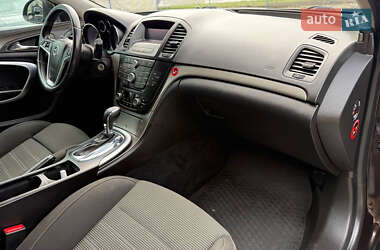 Универсал Opel Insignia 2011 в 