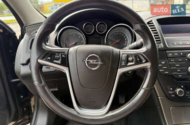 Универсал Opel Insignia 2011 в 