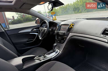 Универсал Opel Insignia 2015 в 