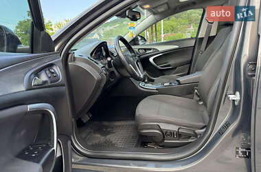 Универсал Opel Insignia 2015 в 