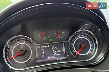 Универсал Opel Insignia 2015 в 