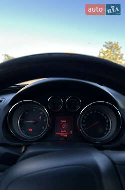 Универсал Opel Insignia 2010 в 