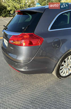 Универсал Opel Insignia 2010 в 