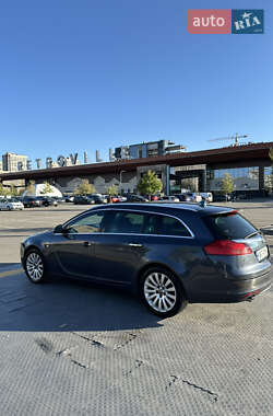 Универсал Opel Insignia 2010 в 