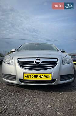 Седан Opel Insignia 2013 в Ужгороді