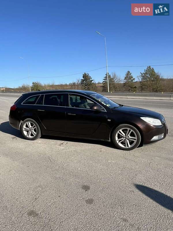 Универсал Opel Insignia 2012 в Дунаевцах