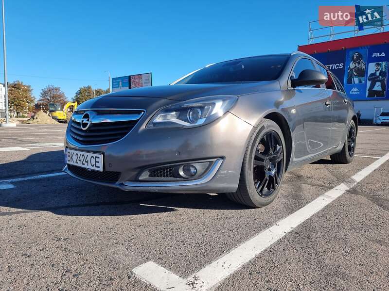 Универсал Opel Insignia 2015 в Ровно