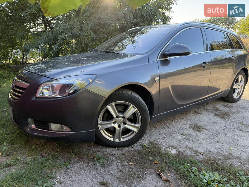 Универсал Opel Insignia 2011 в 