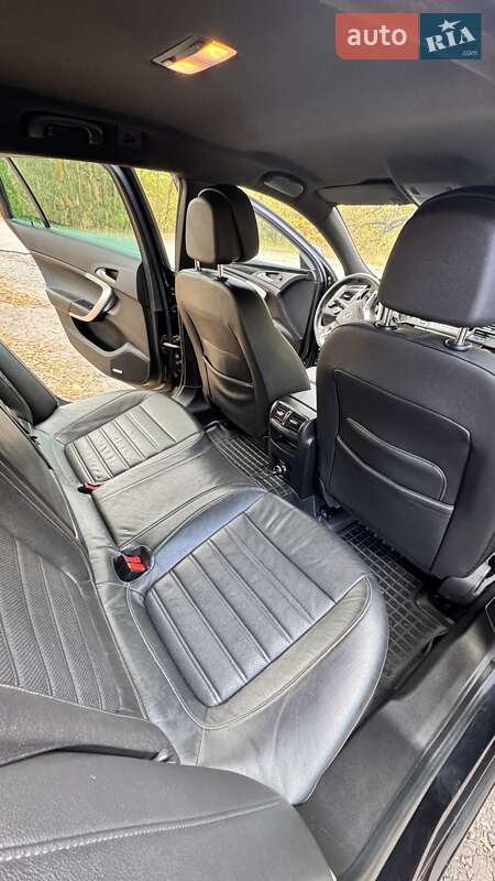 Универсал Opel Insignia 2012 в Новомосковске