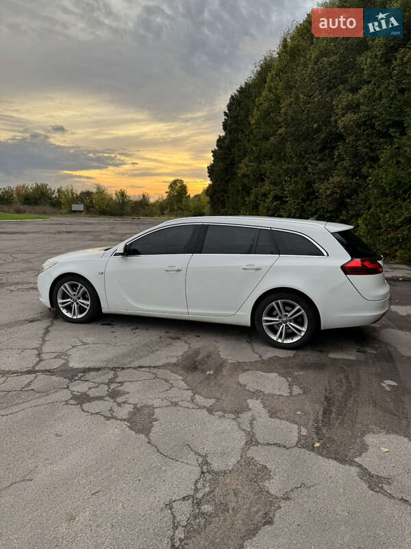 Универсал Opel Insignia 2011 в Ровно