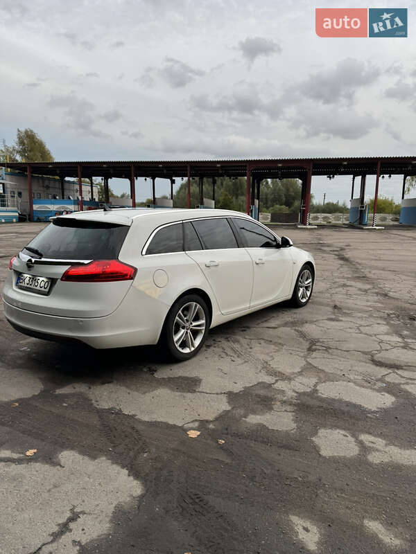 Универсал Opel Insignia 2011 в Ровно