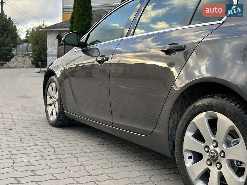 Седан Opel Insignia 2012 в Тернополе