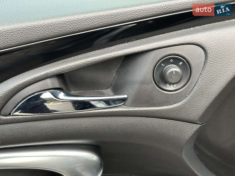 Седан Opel Insignia 2012 в Тернополе