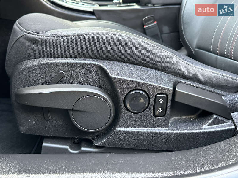 Седан Opel Insignia 2012 в Тернополе