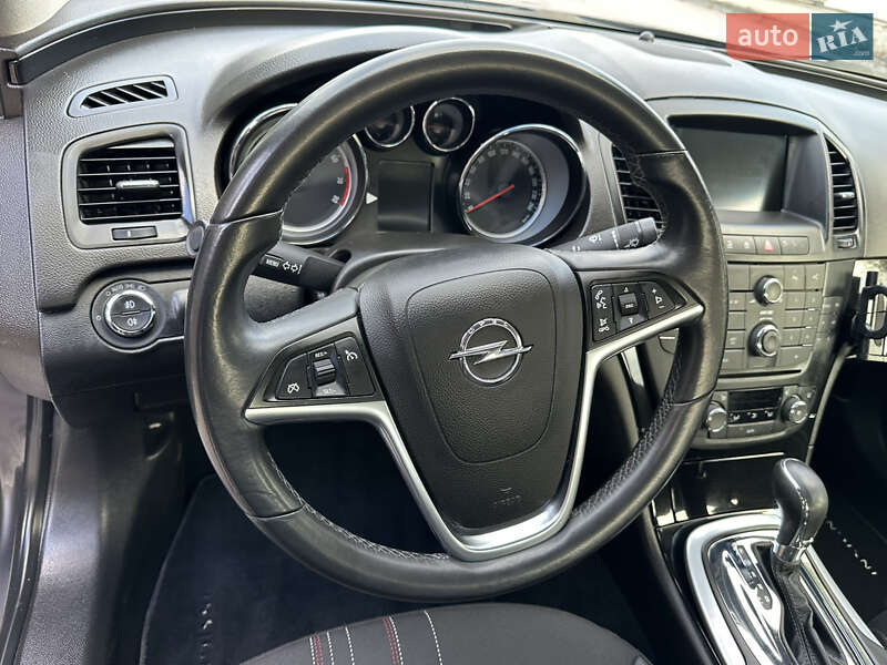 Седан Opel Insignia 2012 в Тернополе