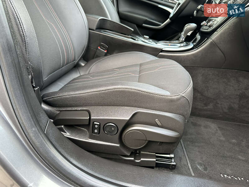 Седан Opel Insignia 2012 в Тернополе