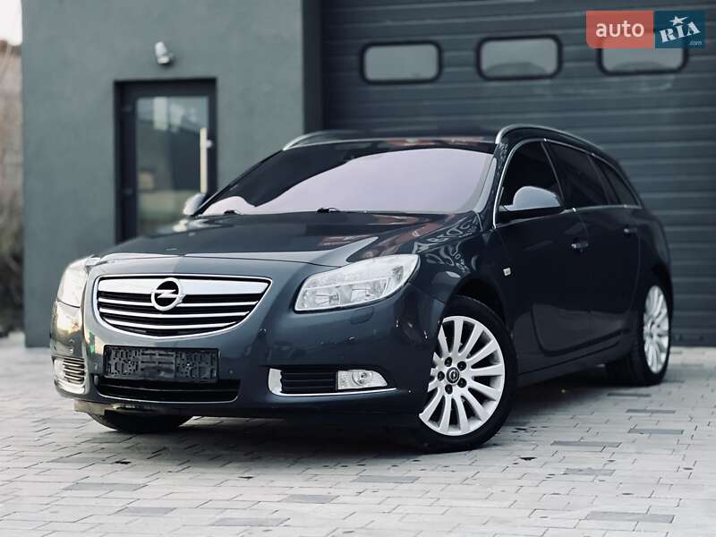 Універсал Opel Insignia 2010 в Тернополі