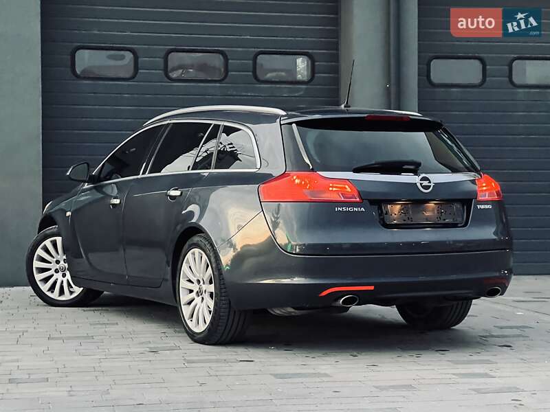 Універсал Opel Insignia 2010 в Тернополі