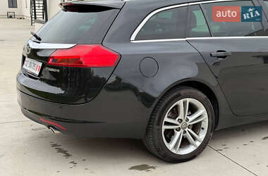 Универсал Opel Insignia 2012 в 