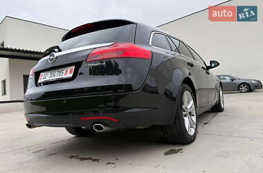 Универсал Opel Insignia 2012 в 