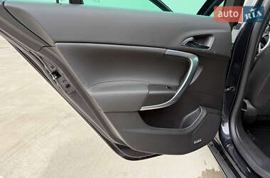 Универсал Opel Insignia 2012 в 