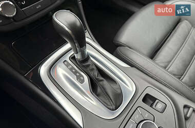 Универсал Opel Insignia 2012 в 