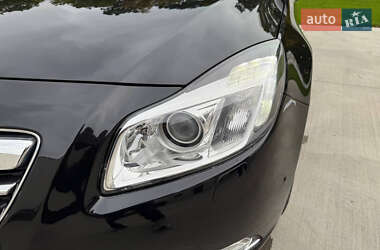 Универсал Opel Insignia 2012 в 