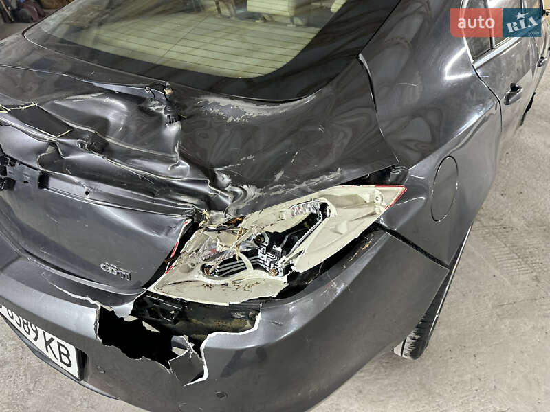 Лифтбек Opel Insignia 2010 в Тульчине