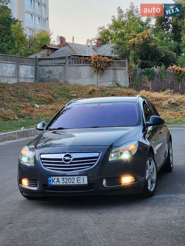 Универсал Opel Insignia 2010 в Чернигове