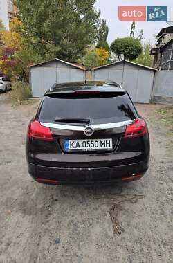 Универсал Opel Insignia 2013 в 