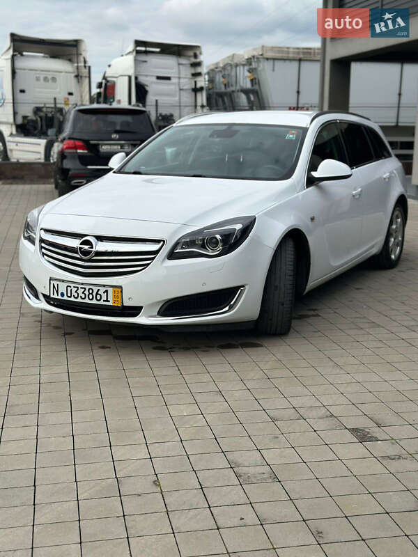 Универсал Opel Insignia 2015 в Иршаве