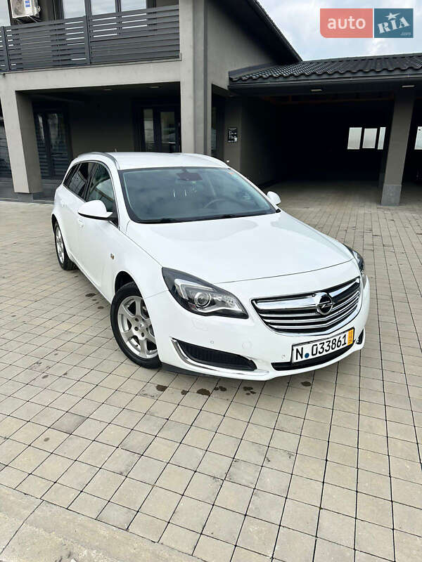Универсал Opel Insignia 2015 в Иршаве