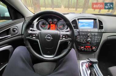 Универсал Opel Insignia 2012 в 