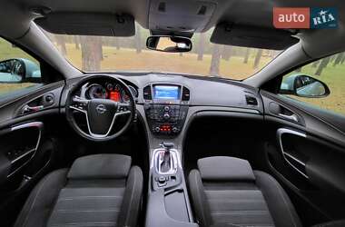 Универсал Opel Insignia 2012 в 
