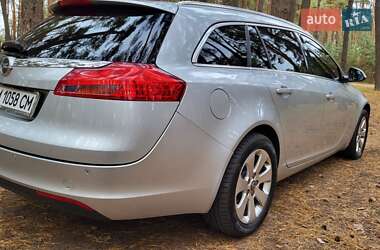 Универсал Opel Insignia 2012 в 