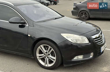 Универсал Opel Insignia 2010 в 