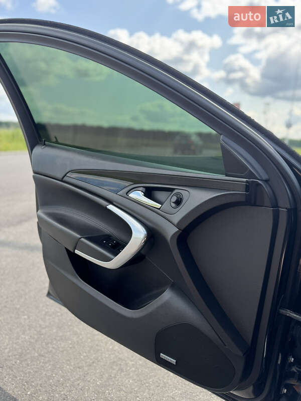 Седан Opel Insignia 2012 в Виннице